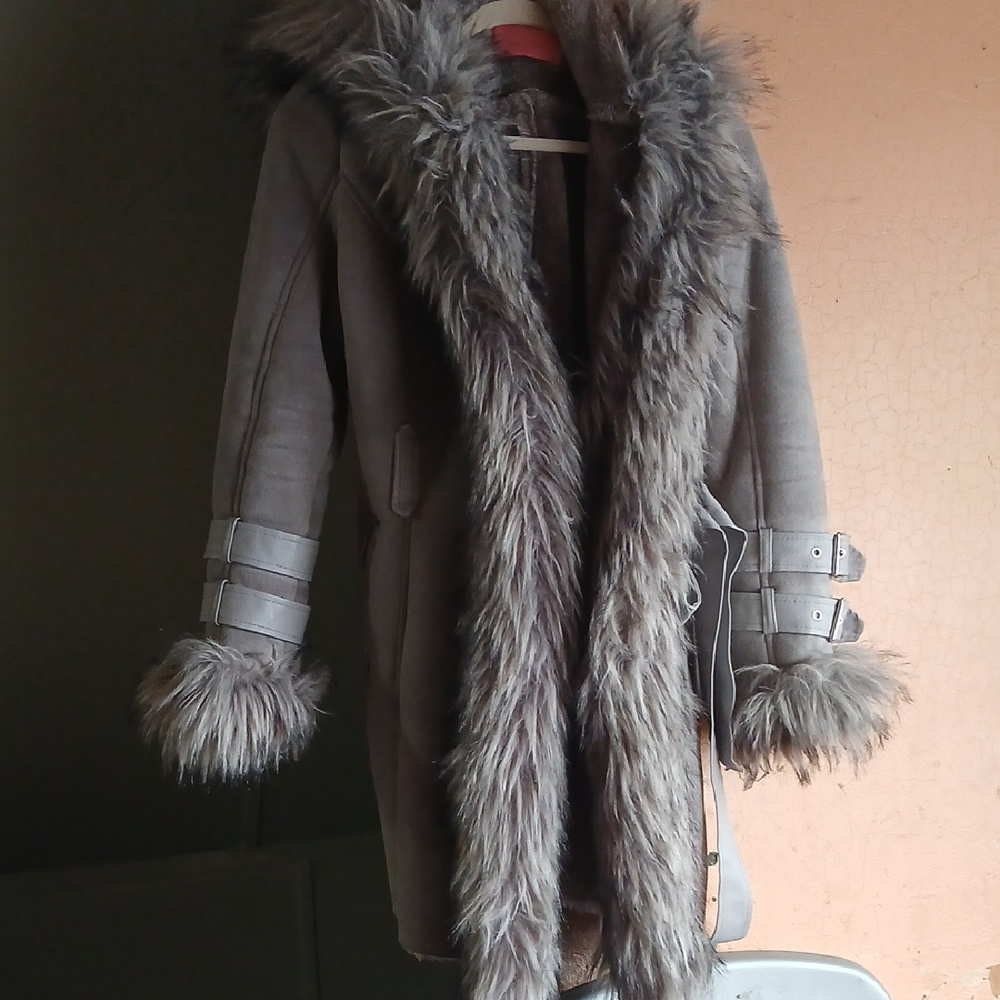 Gray Teddy Jacket with Luxurious Fur Trim